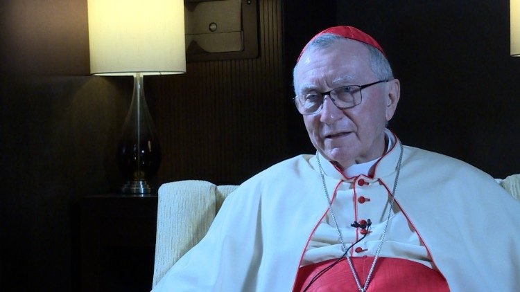 Pietro Parolin bíboros államtitkár interjút ad a Vatikáni Rádiónak Abu Dzabiban