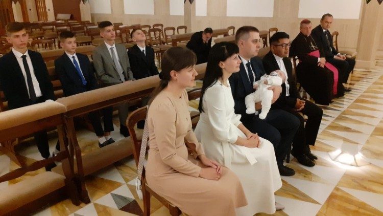 Ukrajinska obitelj došla je u Vatikan u pratnji biskupa mons. Leona Dubrawskija