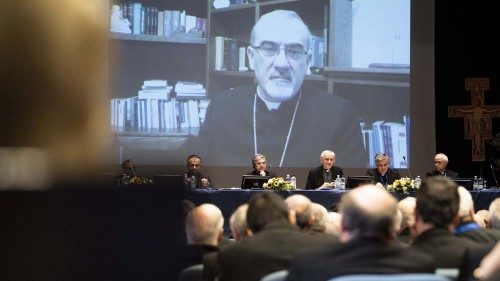 Pizzaballa em conexão vídeo com os bispos da CEI: rezemos pelos inocentes