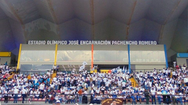 Una multitud de jóvenes presenciaron la clausura de ENAJO2023 en el estadio de fútbol José Encarnación Pachencho Romero  de Maracaibo