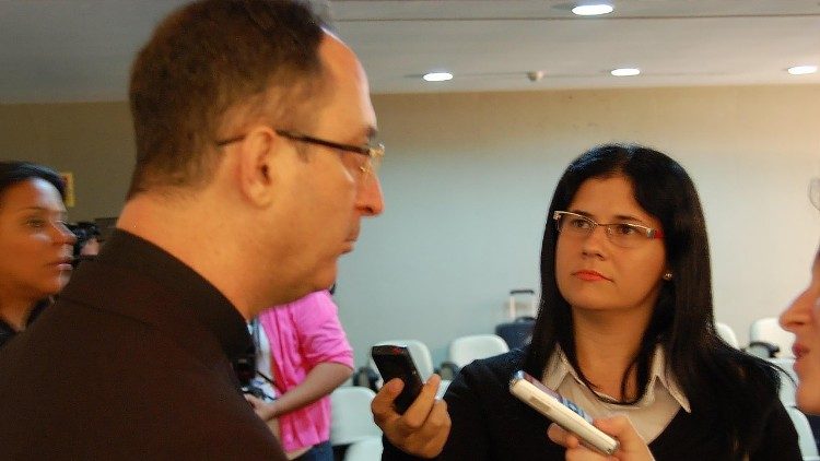 Maria Izabel entrevista o cardeal Sérgio da Rocha