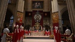 Celebración Eucarística en la catedral de Santa María de la Sede de Sevilla, España