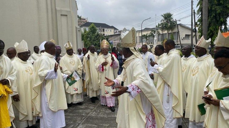 Cardinal Ambongo with other Bishops
