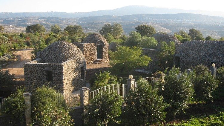 Las pequeñas casas construidas alrededor de la comunidad trapense utilizadas para la hospitalidad