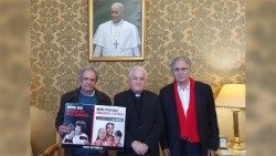 Ishaïe Dan (rechts) und sein Vetter trafen vor kurzem auch den französischen Nuntius, Erzbischof Celestino Migliore