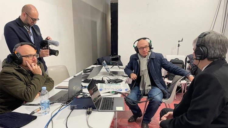 Il sottosegretario italiano alla Cultura, Gianmarco Mazzi, tra gli ospiti dello studio mobile di Radio Vaticana - Vatican News a Verona