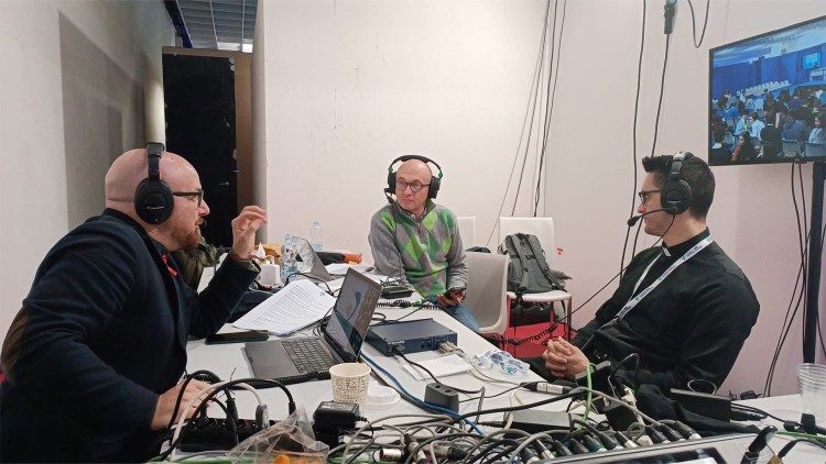 Don Alberto Ravagnani, tra gli ospiti dello studio mobile di Radio Vaticana - Vatican News a Verona