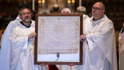 Den 29 november samlades franciskaner, Ordo Fratrum Minorum, i Lateranbasilikan för att fira 800-årsminnet av Franciskanordens regelverk, regula bullata