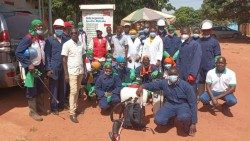 Des agents de santé et des volontaires engagés dans la lutte contre la dengue au Burkina Faso.