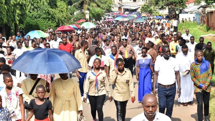 Procession de prière pour la paix dans la Région des Grands Lacs dans le diocèse de Bujumbura au Burundi.