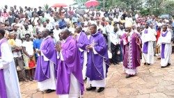 Processione di preghiera per la pace nella regione dei Grandi Laghi a Bujumbura, Burundi