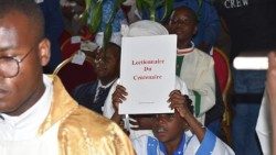 Procession, lors de la célébration du centenaire de la mission catholique de Nden, dans le diocèse de Sangmelima, au Cameroun, le 2 décembre 2023.