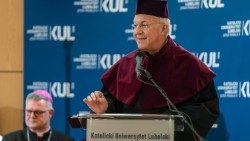 Carl Anderson receives honorary doctorate at Lublin University in Poland