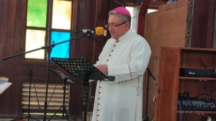 Епископ Сиуны монсеньор Исидоро дель Кармен Мора Ортега