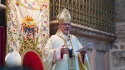 Missa do Domingo de Páscoa celebrada no Santo Sepulcro: Patriarca latino de Jerusalém S.B cardeal Pierbattista  Pizzaballa.