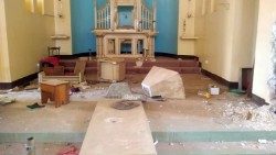 Igreja destruída em Omdurman por rebeldes e agora sob o controle dos missionários