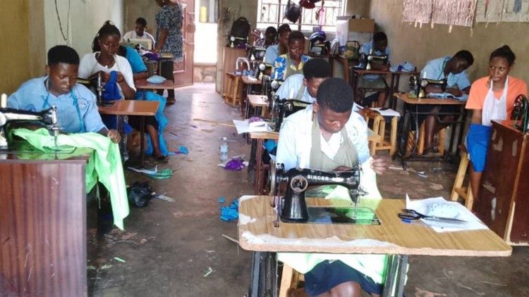 Taller de costura y escuela de Kisoga, distrito de Mukono (Uganda)