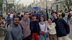 Madrycki Plac Cibeles, dobrze znany kibicom Realu Madryt, gościł koncert Święto Zmartwychwstania. (foto: Marek Raczkiewicz CSsR) 