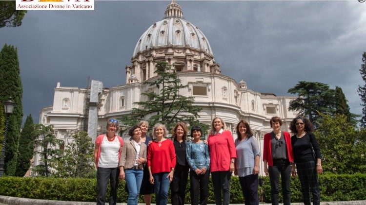 Le fondatrici dell'associazione "Donne in Vaticano"