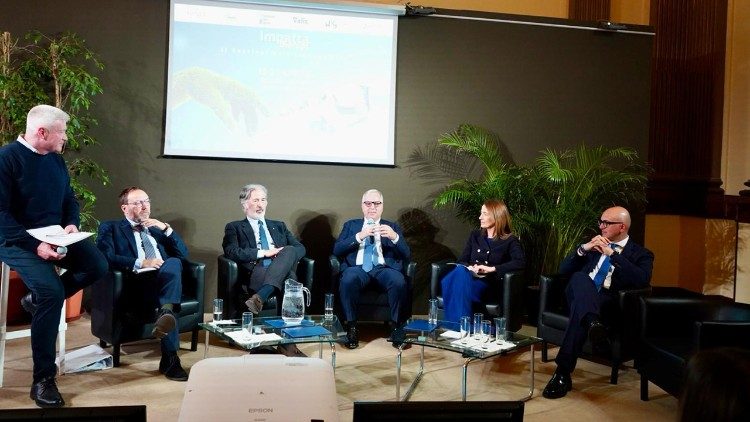 La conferenza stampa tenutasi a Roma 