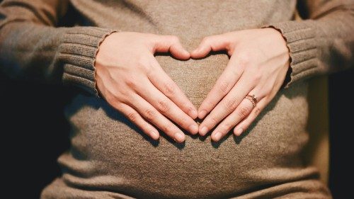 Kobieta nie mówi o swym dziecku „zlepek komórek”. Sejm zajmie się kwestią aborcji