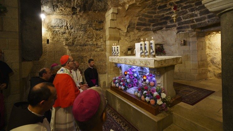 Kardinal Pizzaballa bei einer Messe in Nazareth