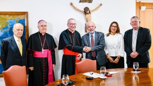 Secretario de Estado vaticano de visita en Brasil