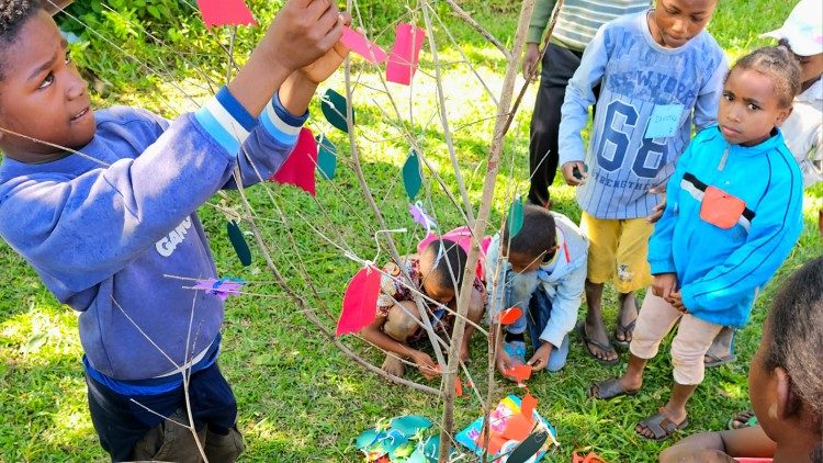 Começar a partir da escola para criar um ambiente ecológico melhor