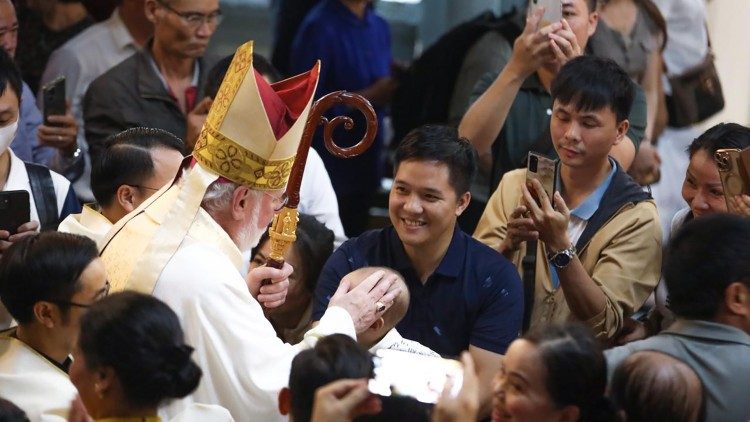 
                    Gallagher conclui viagem ao Vietnã: mensagem de proximidade do Papa aos católicos
                