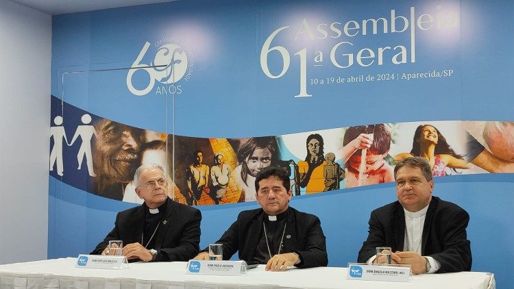 Pressekonferenz der Vollversammlung der Brasilianischen Bischofskonferenz in Aparecida