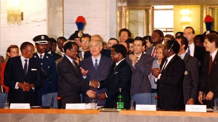 Moçambique - Assinatura dos Acordos de Paz em Roma, em 1992