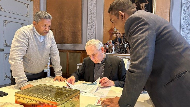 Padre Silva con il cardinale arcivescovo di Bologna Matteo Zuppi