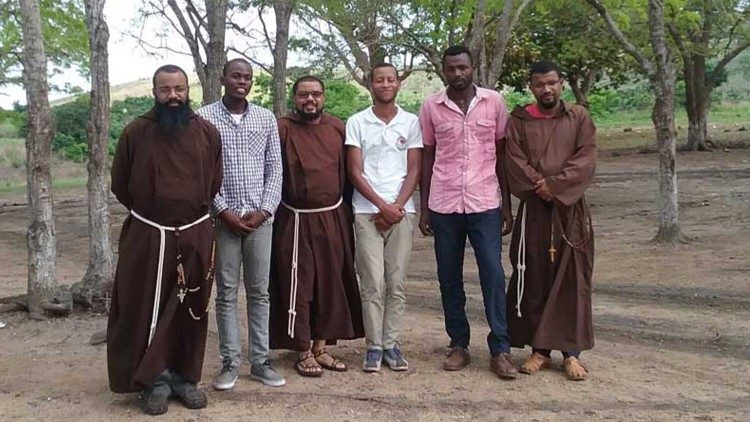 
                    Missionários capuchinhos cabo-verdianos em São Tomé e Príncipe 
                