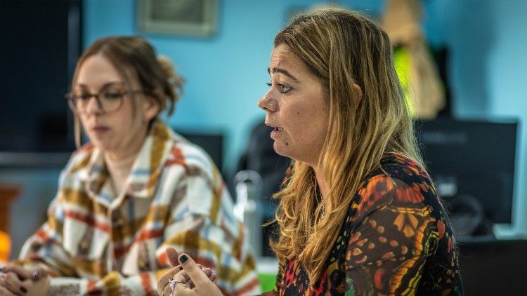 Irene Pascual trabalha nos programas da Fundação Cruz Blanca que buscam resgatar mulheres vítimas de tráfico humano que são forçadas a se prostituir. (Giovanni Culmone/GSF)