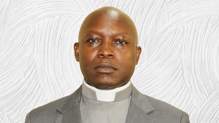 Le père Modeste Modekamba, Recteur du scolasticat jésuite Saint-Pierre-Canisius de Kimwenza, en RD Congo