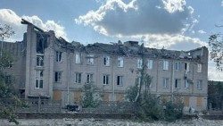 Un ospedale colpito da missili in Ucraina