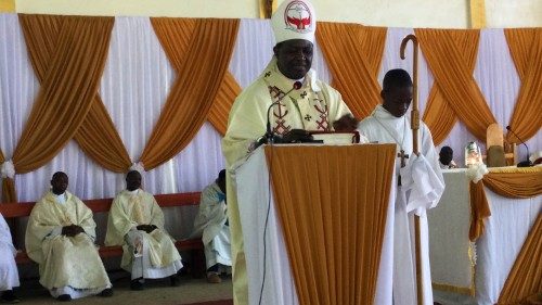 Tchad: «tout baptisé est consacré», estime Mgr Djitangar