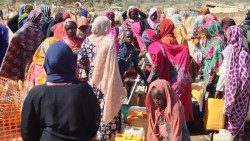 Sudan, un gruppo di donne e bambini