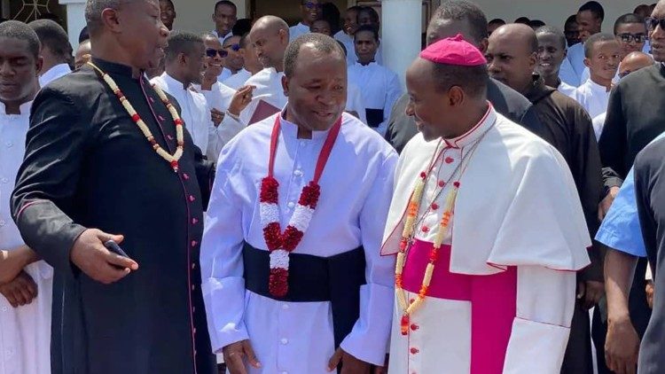 Papa amemteua Askofu Msaidizi wa Jimbo Kuu Katoliki,Dodoma Tanzania,Padre Wilbroad Henry Kibozi
