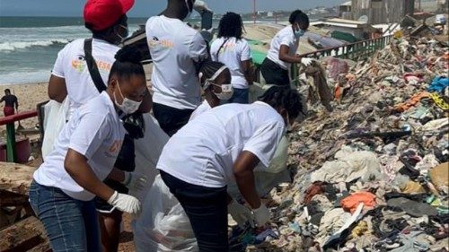 Ghana: les jeunes observent le Carême en protégeant l'environnement