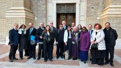 W Bibliotece Watykańskiej odbyła się ceremonia wręczenia dyplomów ukończenia kursu dotyczącego manuskryptów hebrajskich przechowywanych w Watykanie.