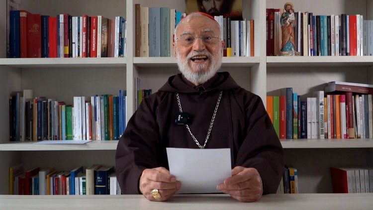 Kardinaali Cantalamessa: Eukaristia ja Sana ovat molemmat Elämän leipää