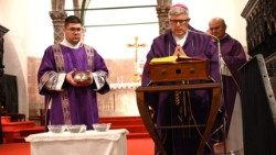 Zadarski nadbiskup mons. Milan Zgrablić na Čistu srijedu u katedrali sv. Stošije