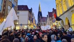 Demo für Demokratie und gegen Rechtsextremismus, 16.2.2024 in Münster - Bild: Caritas Münster