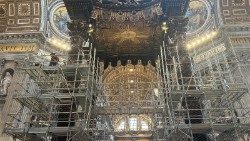 Първи етап от реставрацията на Балдахина в базиликата "Свети Петър"