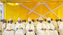 Dom Joaquim Manuel Imbamba, Dom Maurício Agostinho Camuto e outos Bispos da Conferência Episcola de Angola e São Tomé (CEAST)