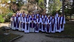 Svećenici Papinskog hrvatskog zavoda sv. Jeronima u svetištu „San Gabriele“ u pokrajini Abruzzo 