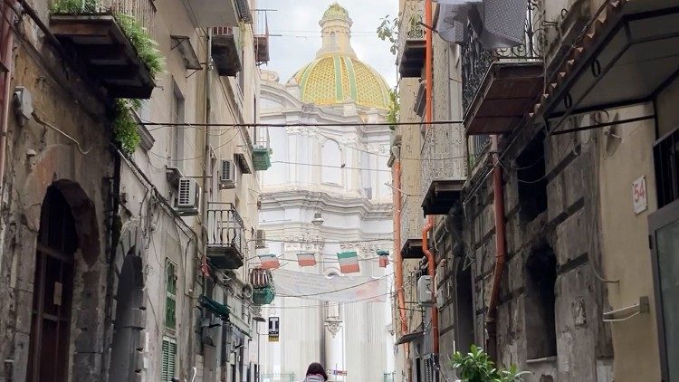 El Rione "Sanità", en el corazón de Nápoles, encarna todos los contrastes de la ciudad.