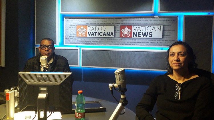 Filinto Elísio e Márcia Souto nos estúdios da Rádio Vaticano