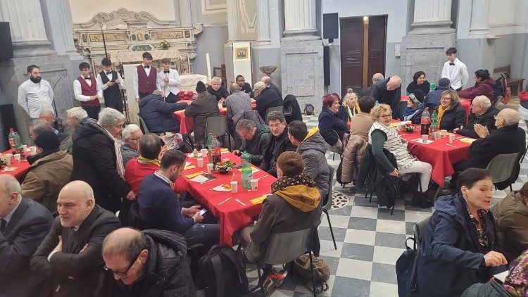Pranzo con i poveri a Napoli